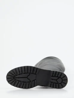 – Kniehohe Boots aus Kalbleder-Andrea Puccini