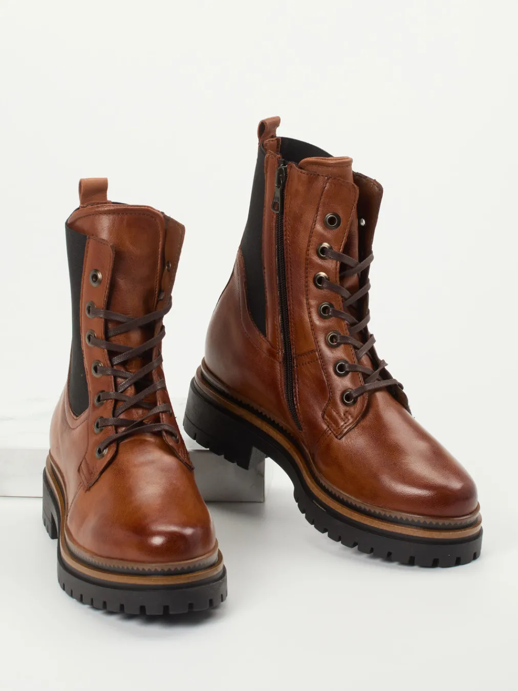 – Schnürboots aus Kalbleder cognac-Andrea Sabatini New