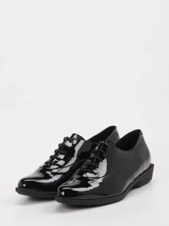 – Derby-Schnürschuh aus Lackleder-Arche