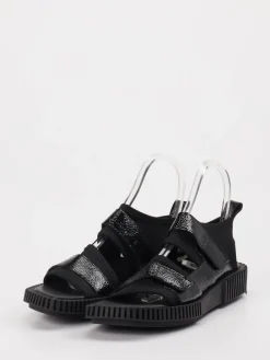 – Klettsandale aus Lackleder-Arche Hot