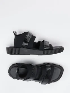 – Klettsandale aus Lackleder-Arche Hot