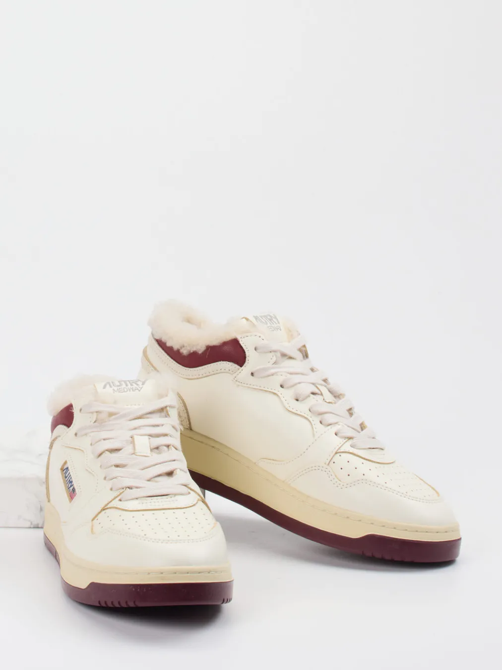 – Sneaker aus Leder creme mit Fütterung-Autry New