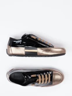 – Sneaker aus Lackleder mit Metallic-Details-Candice Cooper Best