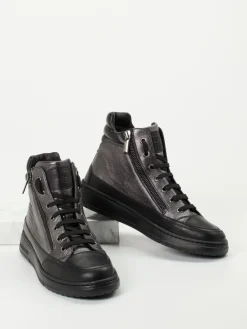 – Sneaker aus Kalbleder in Anthrazit-Candice Cooper New