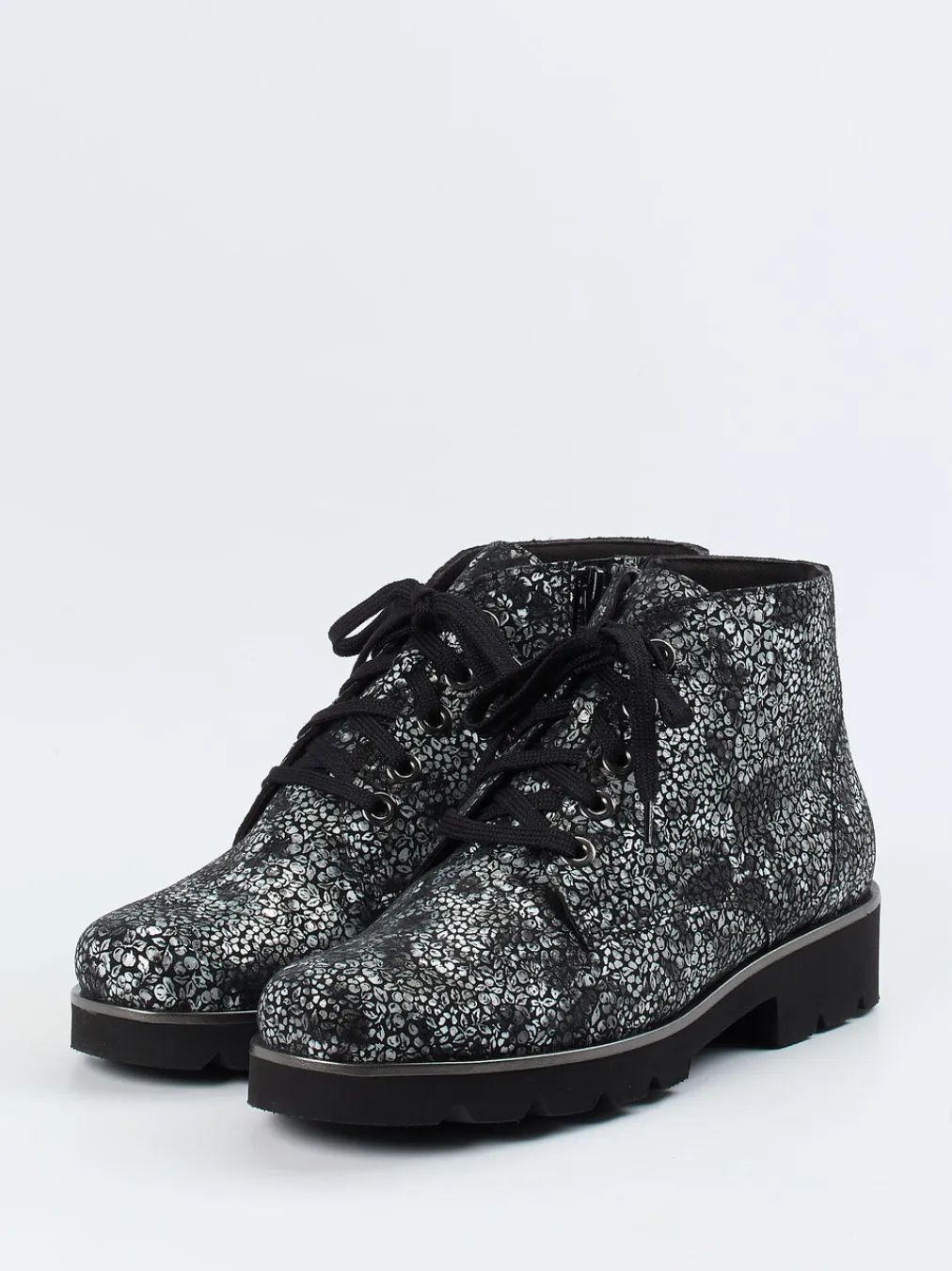 – Schnürboots aus geprägtem Leder-Christian Dietz New