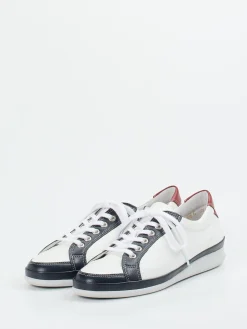 – Sneaker aus Kalbleder in Weiß--Christian Dietz Best