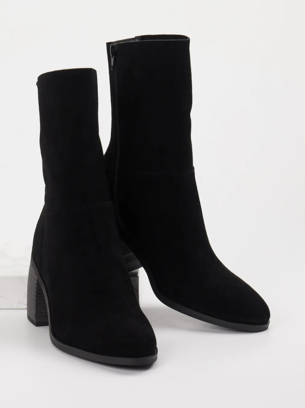 – Stiefeletten aus Veloursleder-Di Lauro