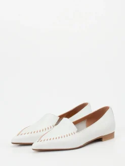– Loafer aus Kalbleder in Offwhite-Donna Carolina New