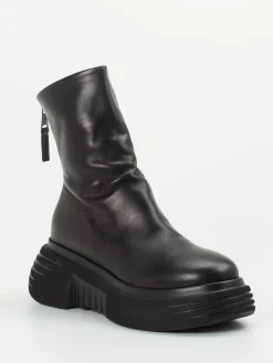 – Plateau-Stiefelette aus Kalbleder-Elena Iachi