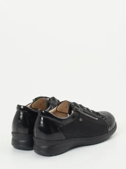 – Schnürschuh aus Lackleder-Finn Comfort New