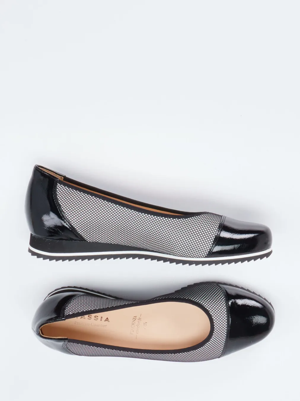 – Komfort-Ballerinas aus Textil und Lackleder-Hassia