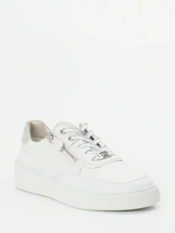 – Plateau-Sneaker aus Kalbleder in Offwhite-Hassia Sale