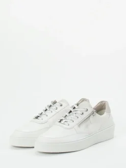 – Plateau-Sneaker aus Kalbleder in Offwhite-Hassia Sale