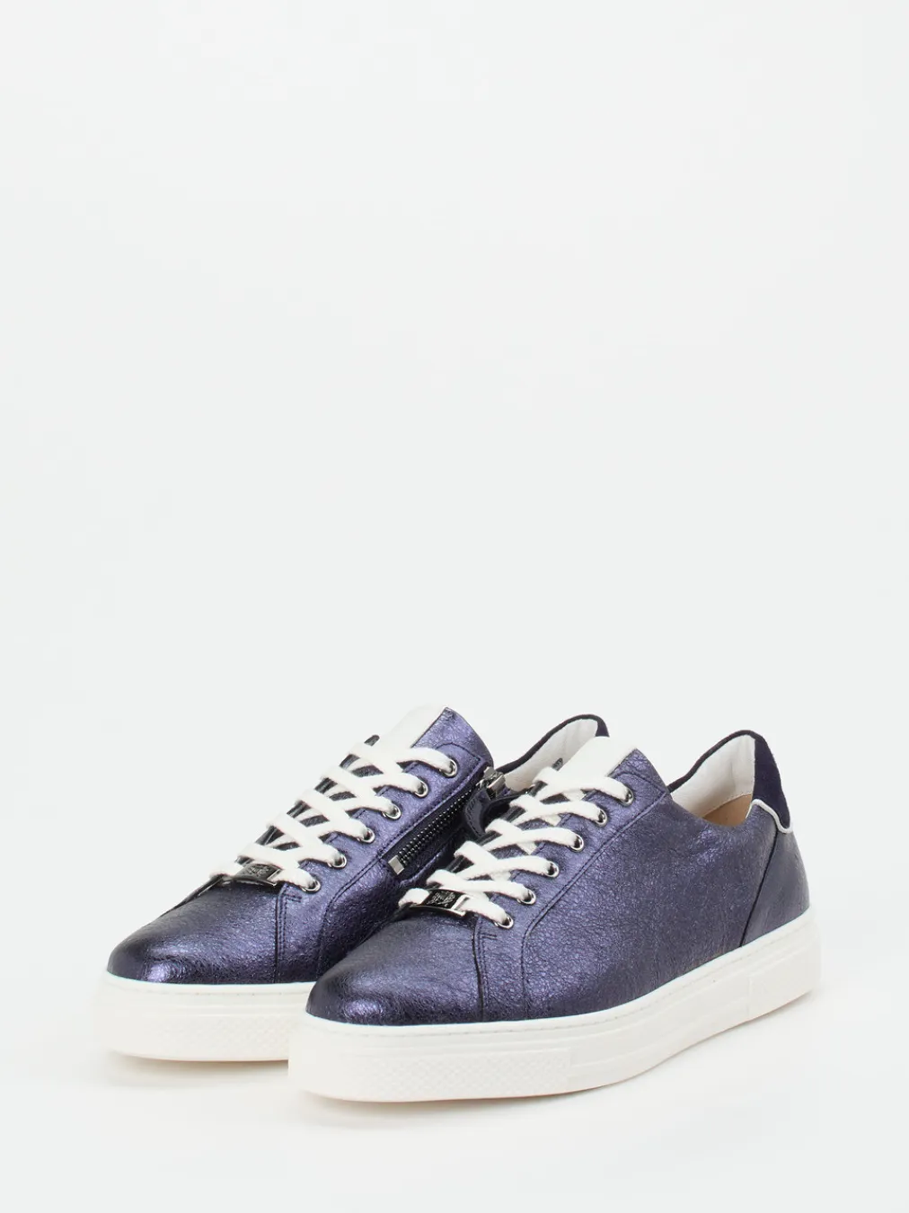 – Sneaker aus Metallicleder in Dunkel-Hassia