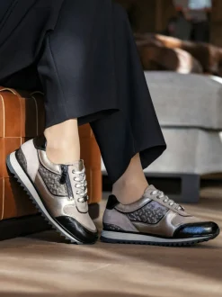 – Sneaker aus Metallicleder und Velours-Hassia New