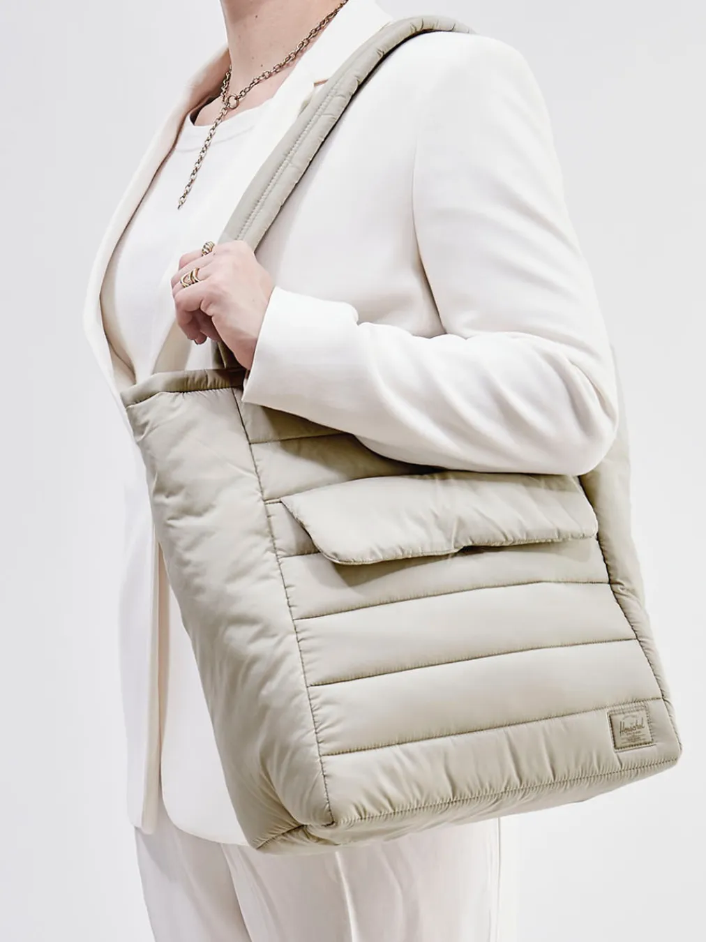 – Shopper aus Textil in Stepp-Optik-Herschel Best