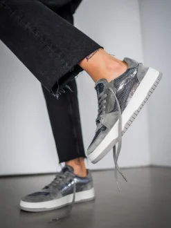 Kennel & Schmenger – Sneaker aus Veloursleder und Metallic-Kennel u0026 Schmenger