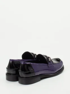 – Loafer aus Lackleder in Violett-Schwarz-Maripé New