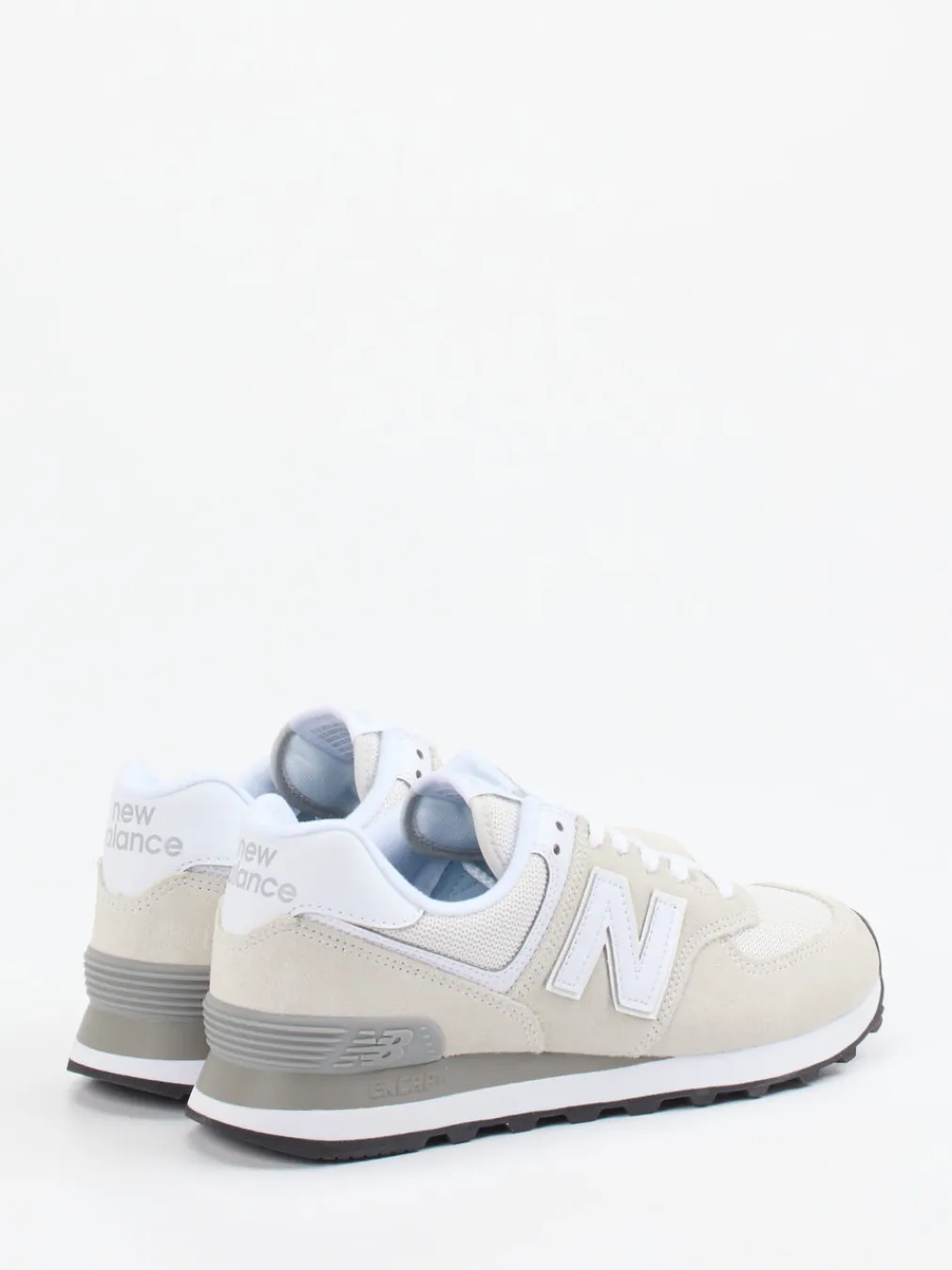 – Retro-Sneaker aus Veloursleder und Mesh-New Balance