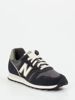 – Retro-Sneaker aus Nubukleder und Mesh-New Balance