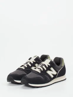– Retro-Sneaker aus Nubukleder und Mesh-New Balance