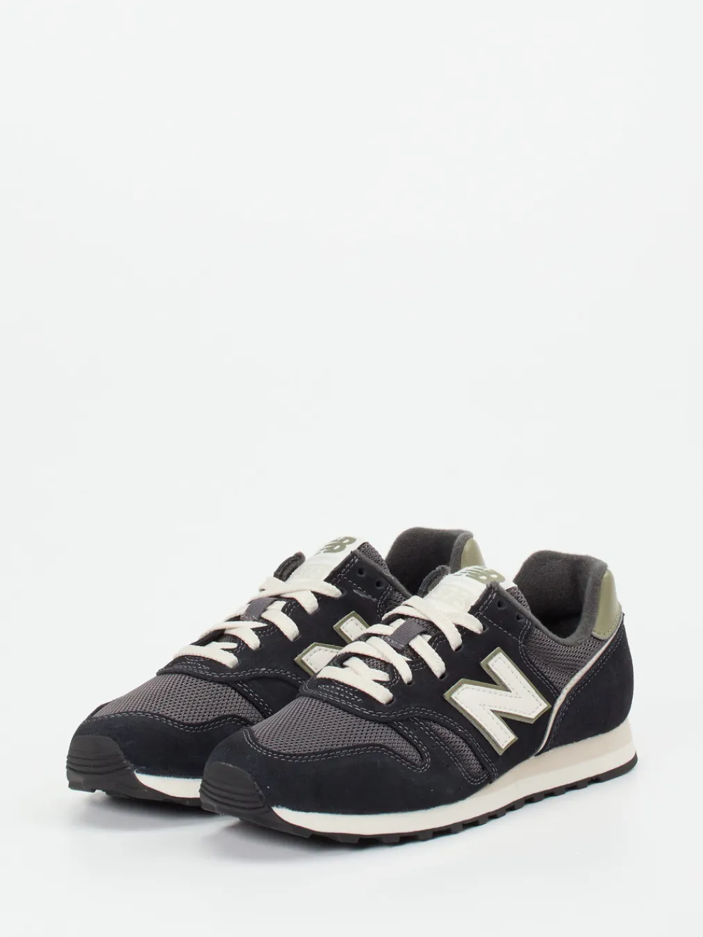 – Retro-Sneaker aus Nubukleder und Mesh-New Balance
