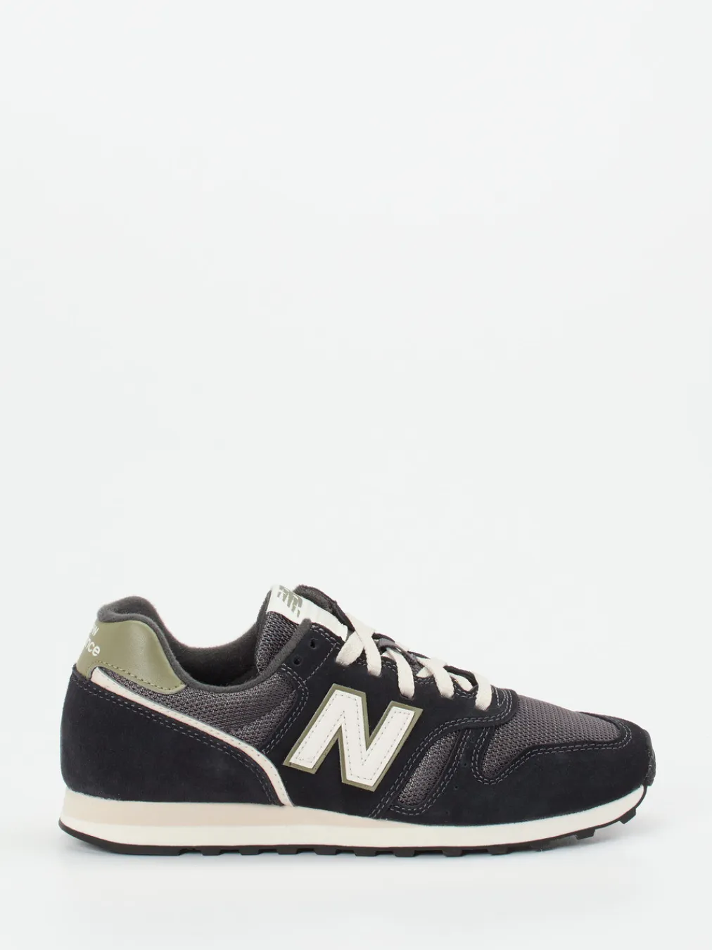 – Retro-Sneaker aus Nubukleder und Mesh-New Balance