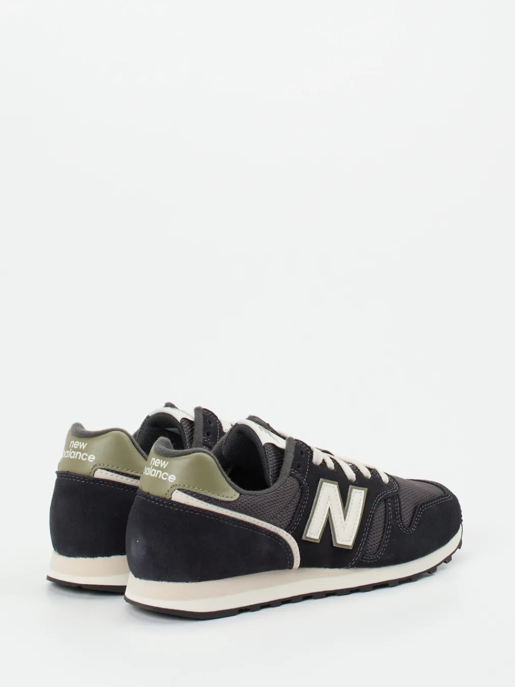 – Retro-Sneaker aus Nubukleder und Mesh-New Balance