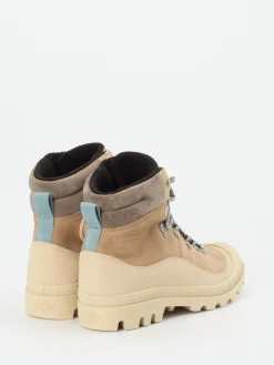 – Wanderboots aus Nubukleder in-Palladium Hot