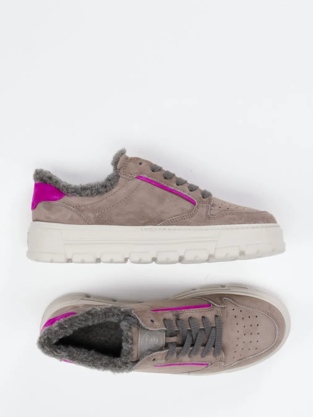 – Sneaker aus Veloursleder in Taupe-Paul Green Best