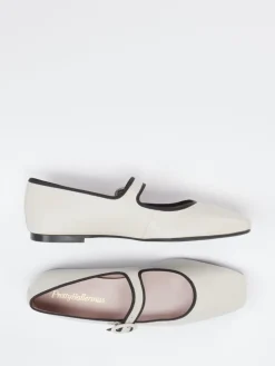 – Mary Jane Flats aus Glattleder Creme-Pretty Ballerinas