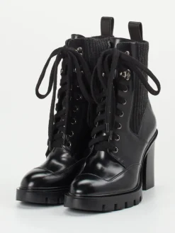 – Schnürstiefelette aus Hochglanzleder Schwarz-Santoni Outlet