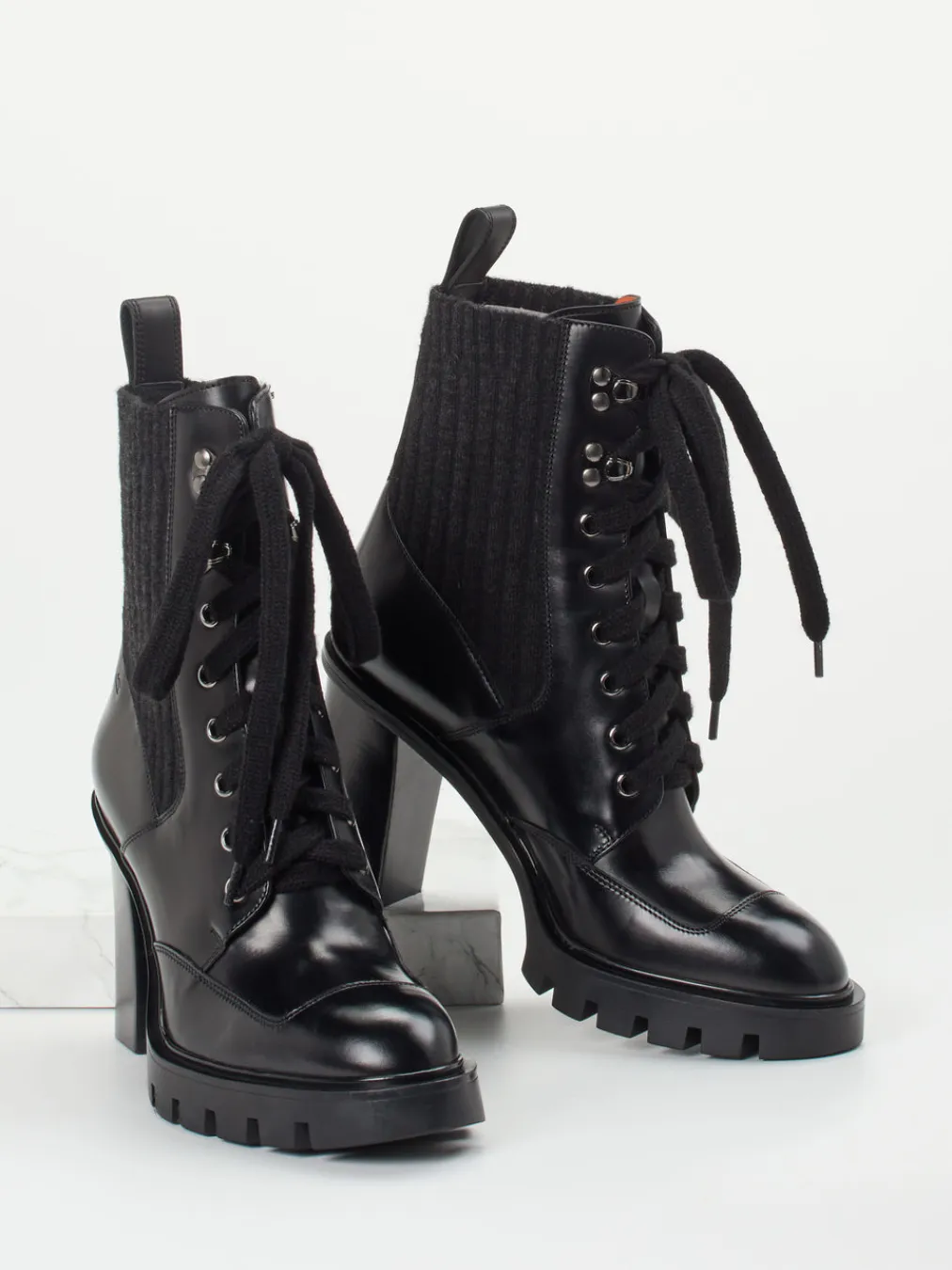 – Schnürstiefelette aus Hochglanzleder Schwarz-Santoni Outlet