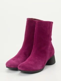 – Ankle Boots aus Veloursleder in Beerenrot-Think Best