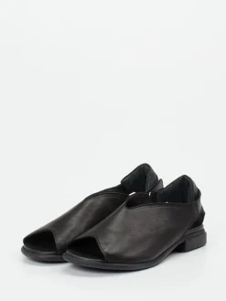 – Sandalen aus Lammleder in-Think New