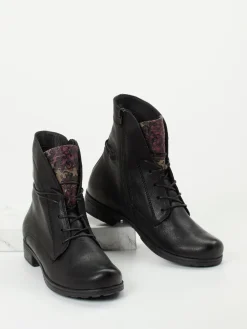 – Schnürstiefelette aus Ziegenleder-Think Best