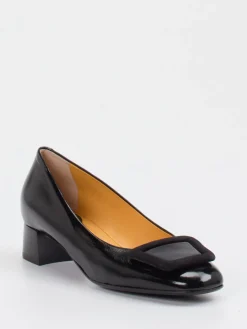 – Pumps aus Lackleder mit Zierschnalle-Truman's Outlet