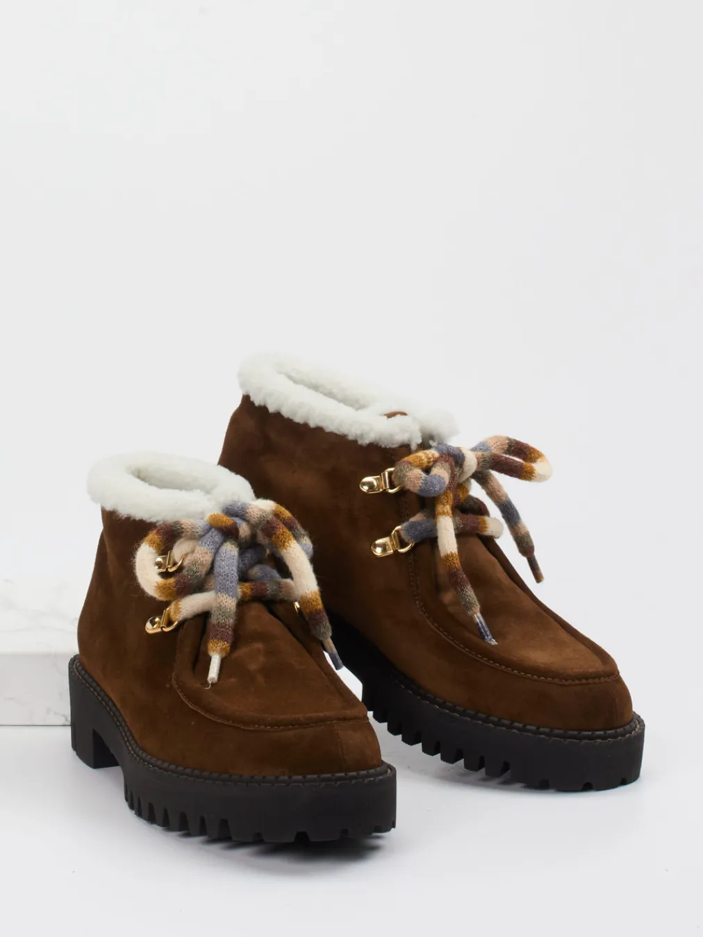 – Schnürboots aus Veloursleder-Truman's Outlet