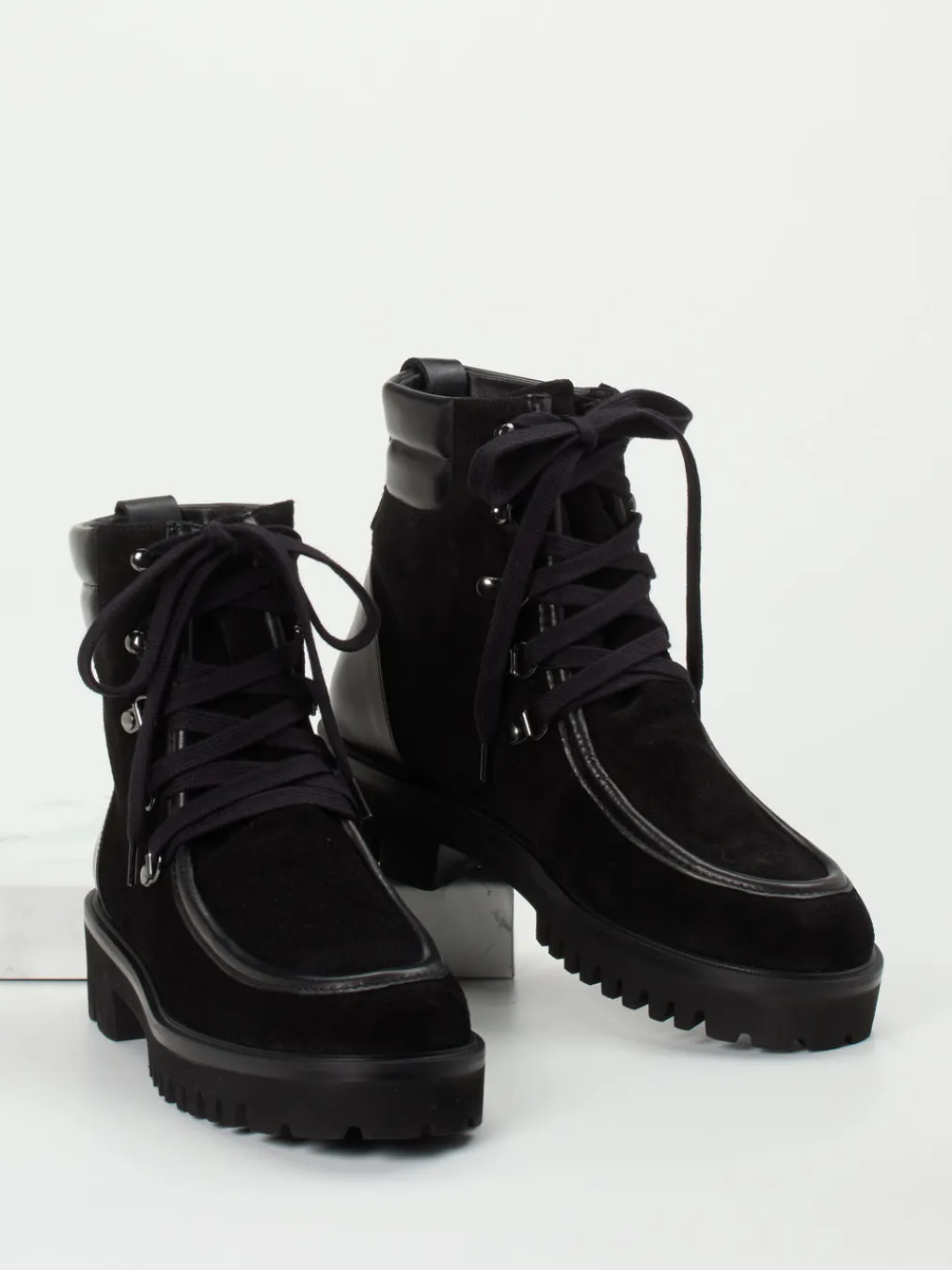 – Schnürboots aus Veloursleder-Truman's New