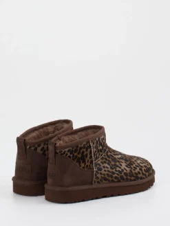 – Stiefeletten aus Fell mit Leoprint-UGG