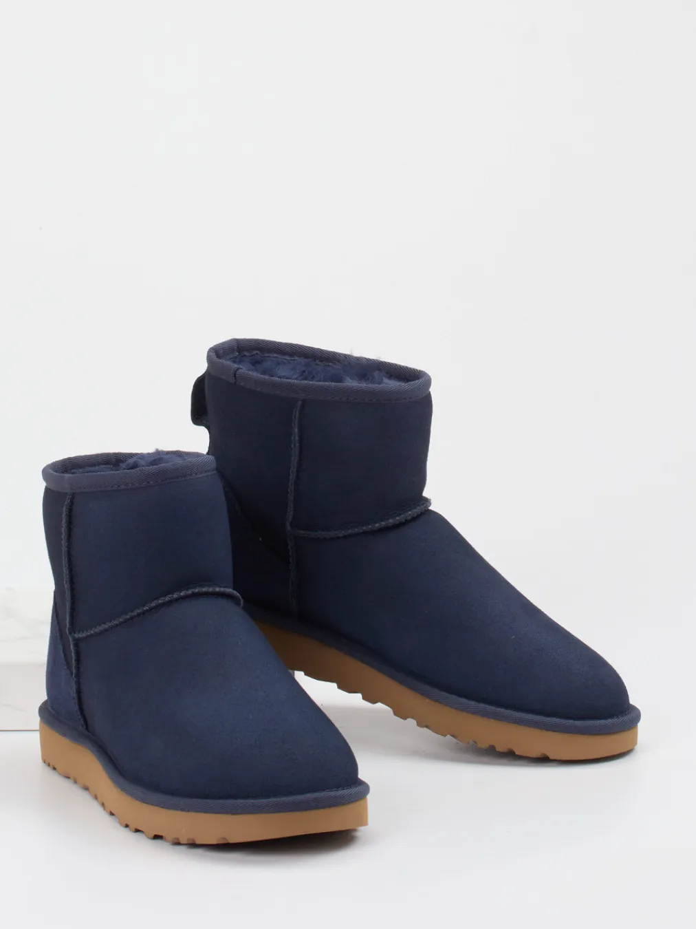 – Winterboots aus Veloursleder Dunkel-UGG Hot