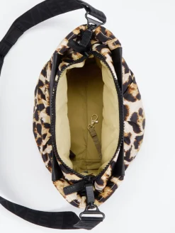 – Schultertasche aus Nylon im Leoprint-VeeCollective Berlin Hot