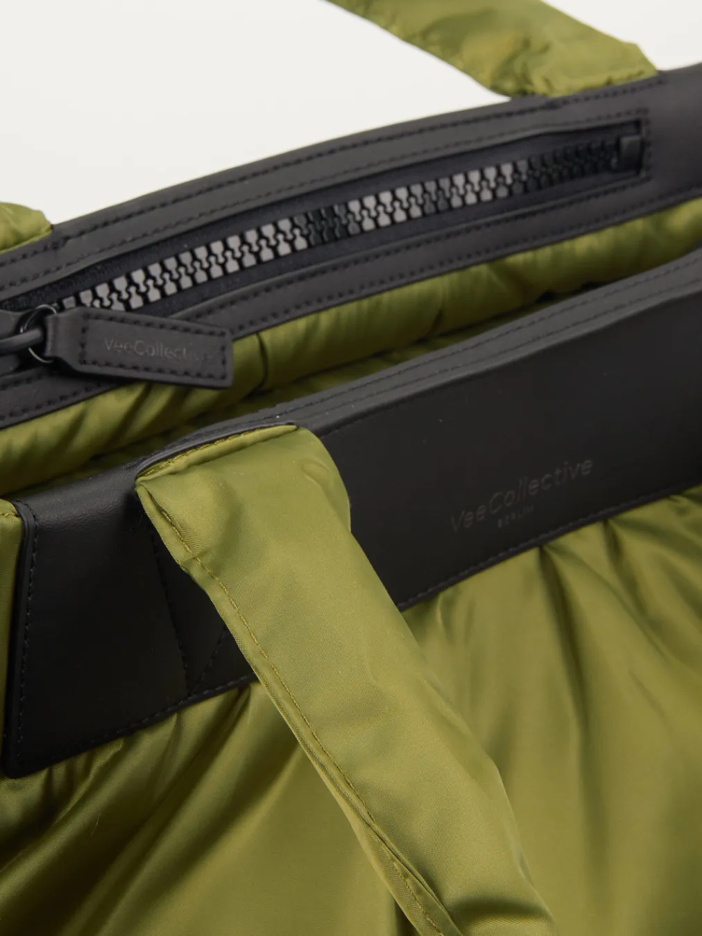 – Shopper aus Textil in Oliv-VeeCollective Berlin Hot