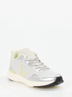 – Performance-Sneaker aus veganem Mesh hell-VEJA Hot