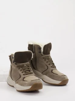 – Stiefelette aus Veloursleder in Taupe-XSENSIBLE